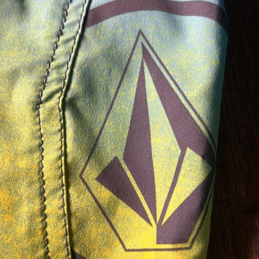 Volcom Mens Mod Tech Recycled Color Block Boardsh… - image 2